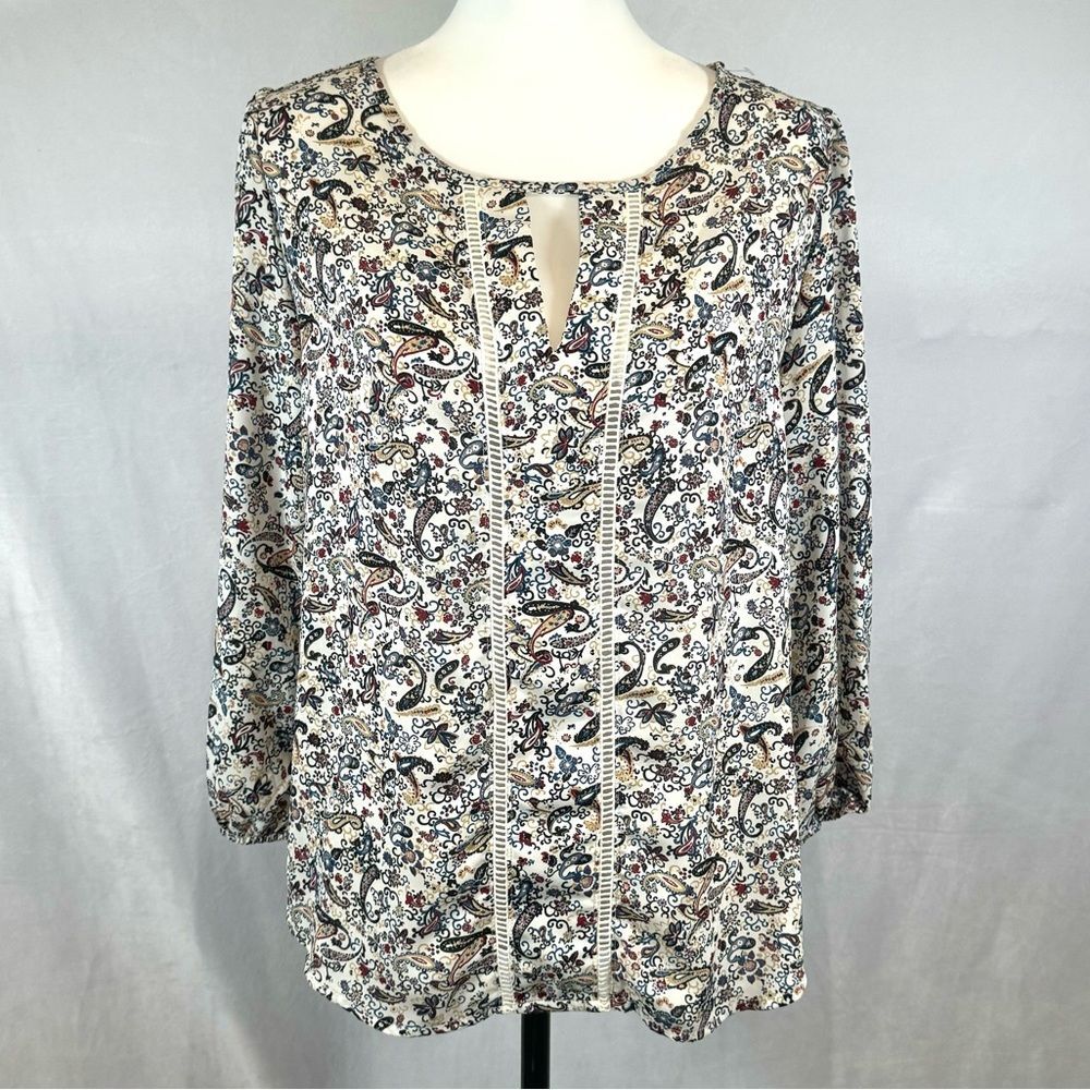 White long sleeve keyhole all over paisley print blouse top size medium